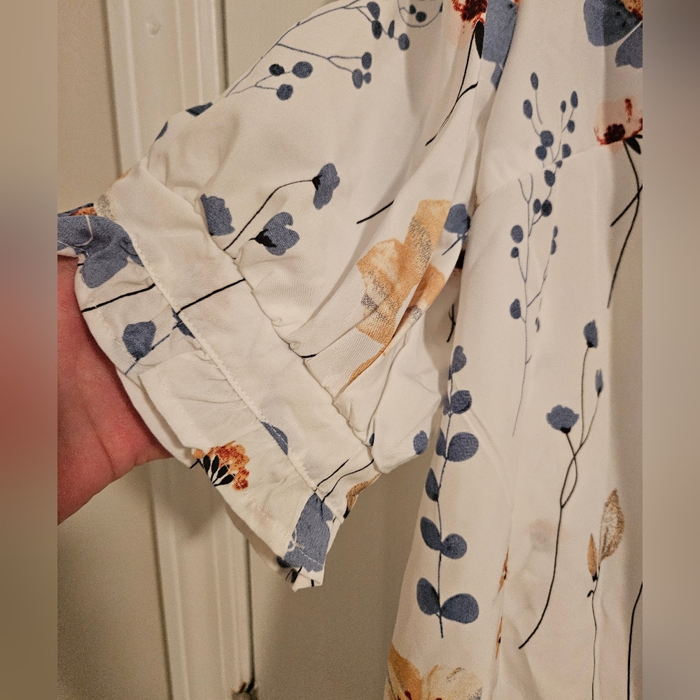 SHEIN PLUS Button Up Top - Picture 2 of 3